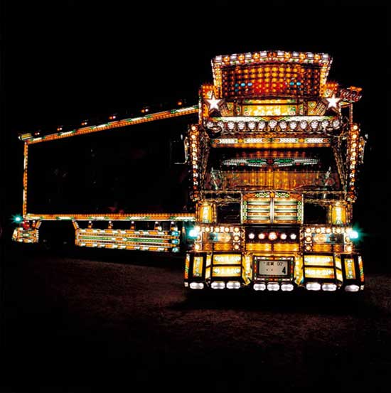 decorated trucks of Japan, dekotora